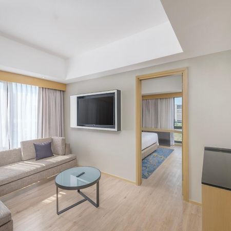 Seda Manila Bay Hotel Paranaque City ภายนอก รูปภาพ