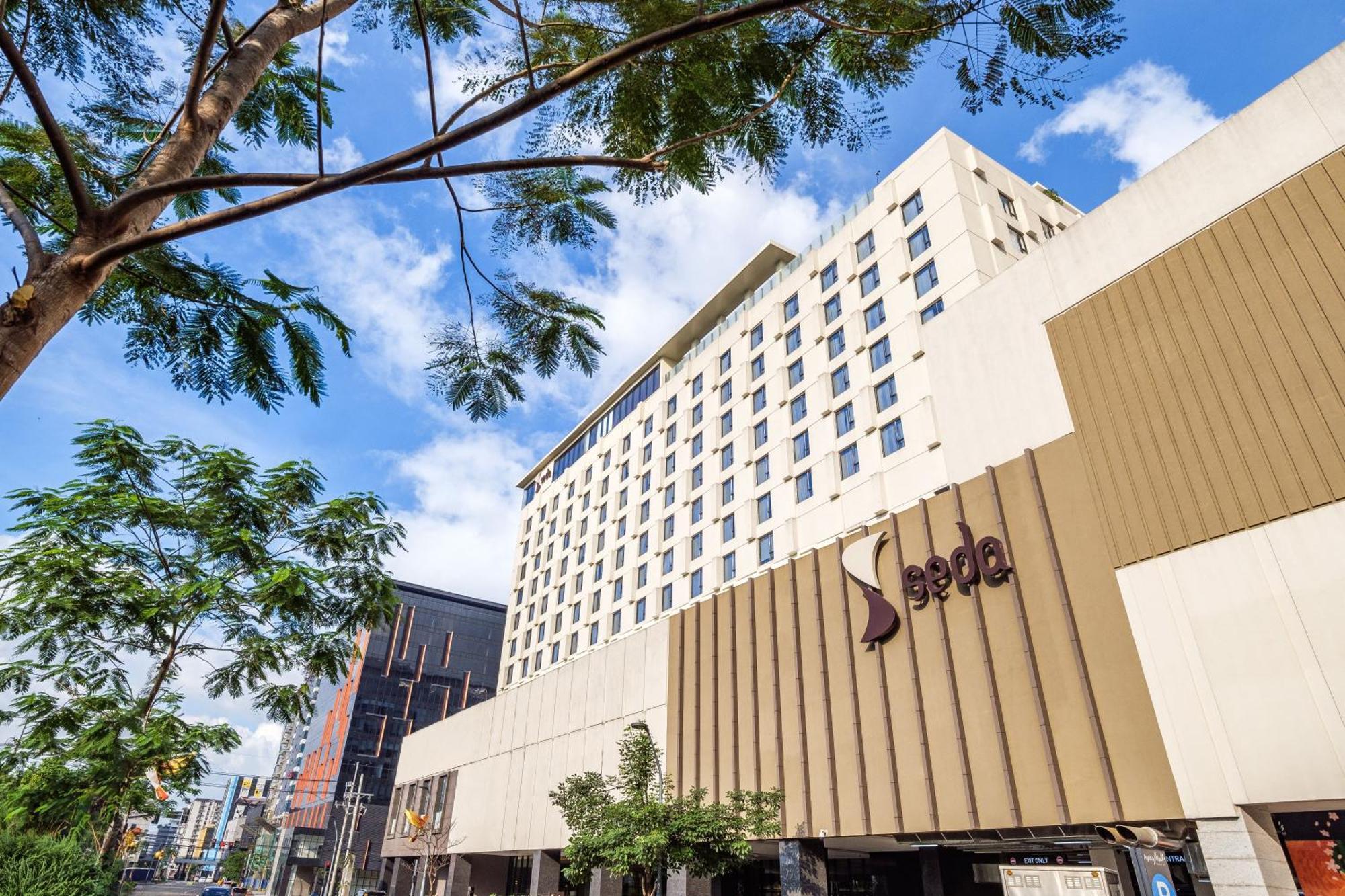 Seda Manila Bay Hotel Paranaque City ภายนอก รูปภาพ