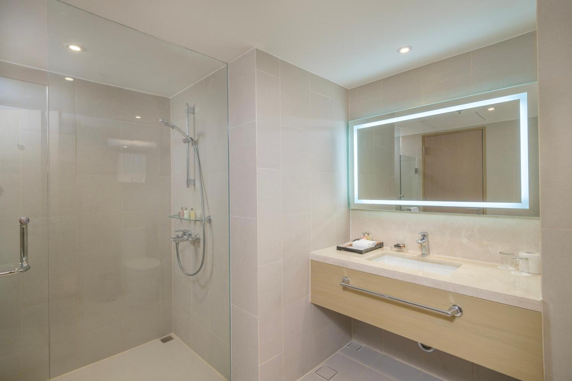 Seda Manila Bay Hotel Paranaque City ภายนอก รูปภาพ