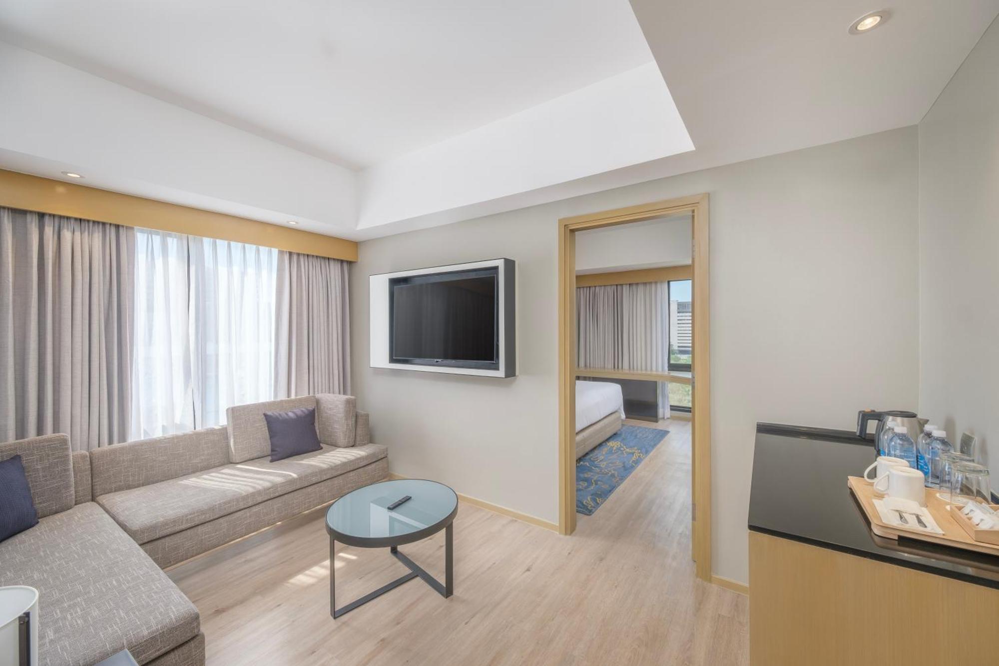 Seda Manila Bay Hotel Paranaque City ภายนอก รูปภาพ